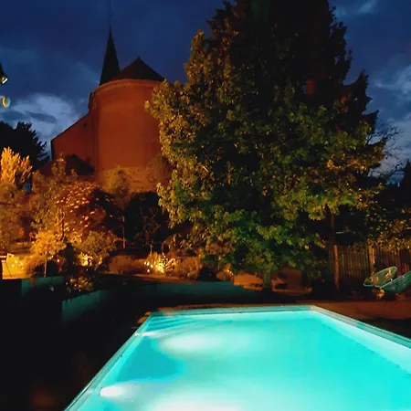 Au Pousseux D'eglise