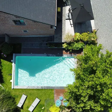 Au Pousseux D'eglise