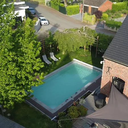 Au Pousseux D'eglise *