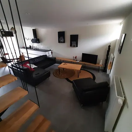 Au Pousseux D'eglise *