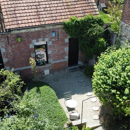 Au Pousseux D'eglise *